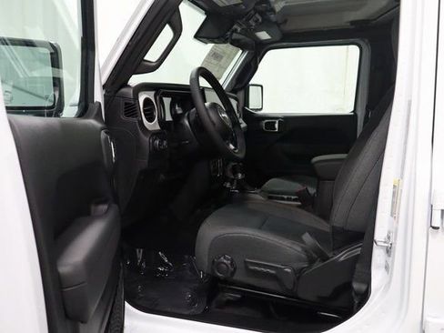 New 2025 Jeep Gladiator Sport AWD/4WD image 10