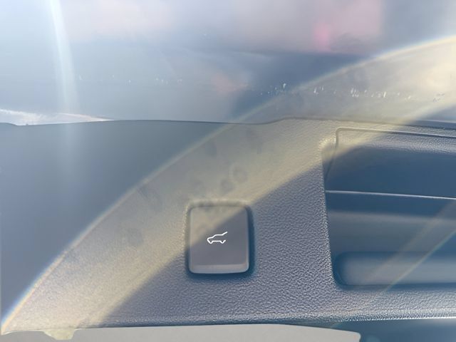 Used 2020 Ford Escape Titanium AWD/4WD image 9