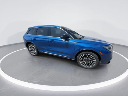Used 2021 Lincoln Corsair AWD image 9
