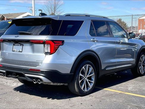 Used 2025 Ford Explorer Platinum w/ Ultimate Package AWD/4WD image 11