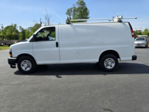 Used 2019 Chevrolet Express 2500 w/ Driver Convenience Package image 2