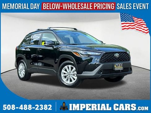 Used 2023 Toyota Corolla Cross LE w/ Moonroof Package AWD/4WD image 1