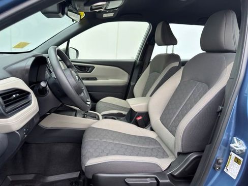 Used 2025 Subaru Forester AWD/4WD image 18