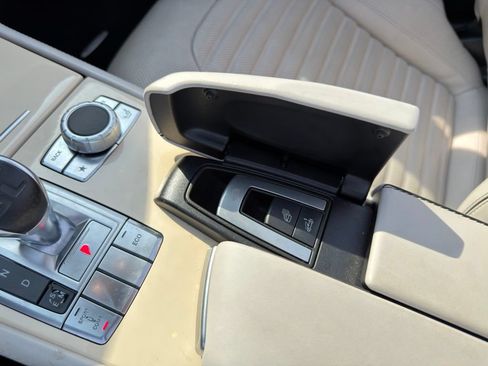 Used 2014 Mercedes-Benz SL 550 image 25