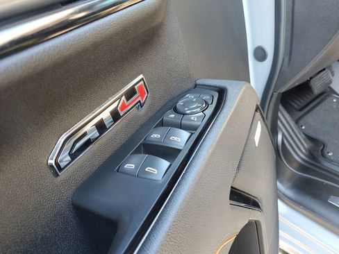 Used 2025 GMC Sierra 1500 AT4 w/ AT4 Premium Package AWD/4WD image 18