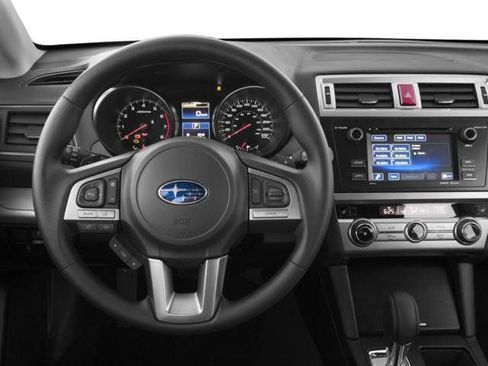Used 2017 Subaru Outback 2.5i AWD/4WD image 5