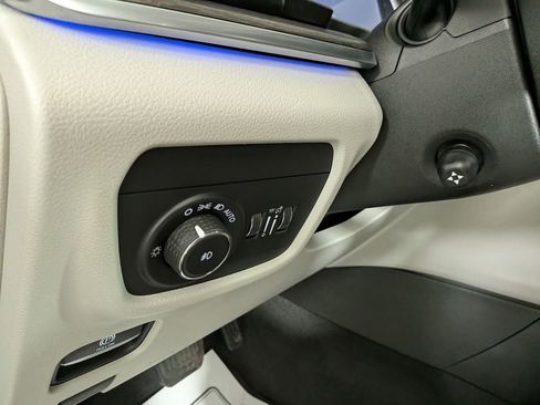 Certified 2021 Jeep Grand Cherokee L Overland w/ Luxury Tech Group IV AWD/4WD image 22