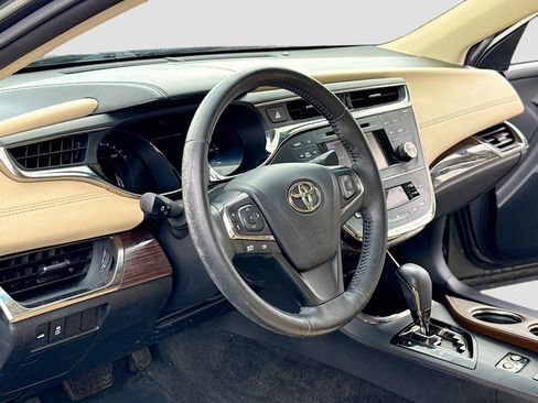 Used 2013 Toyota Avalon XLE Premium FWD image 4