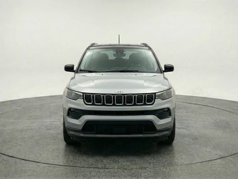 Used 2025 Jeep Compass Limited image 2