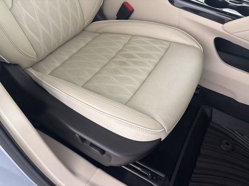 Used 2023 Buick Envision Avenir image 35