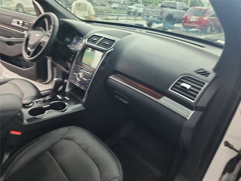 Certified 2018 Ford Explorer Limited w/ Equipment Group 301A AWD/4WD image 26