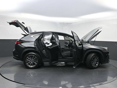 Used 2025 Lexus NX 250 FWD w/ Towing Package (2000 Lbs) image 35