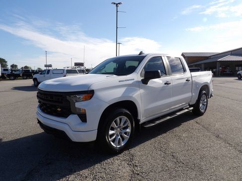 Used 2026 Chevrolet Silverado 1500 Custom RWD image 3