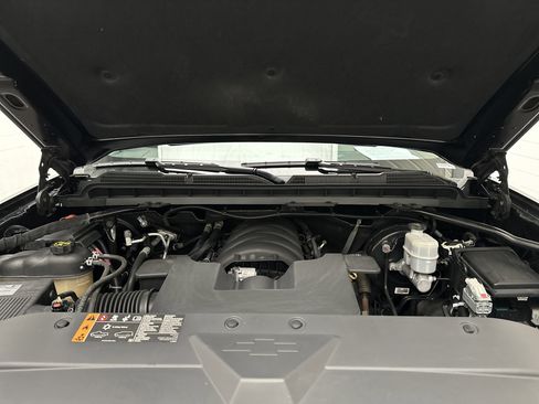 Used 2018 Chevrolet Silverado 1500 Custom w/ Custom Value Package AWD/4WD image 34