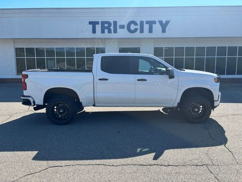 Used 2020 Chevrolet Silverado 1500 Custom w/ Custom Value Package AWD/4WD image 7