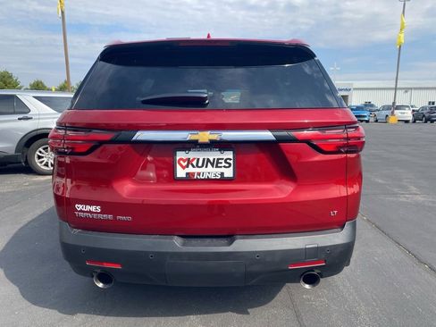 Used 2022 Chevrolet Traverse LT w/ LT Premium Package image 9