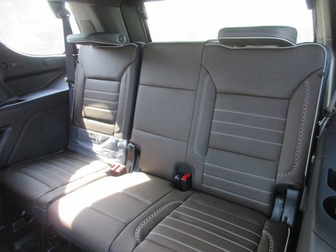 New 2026 GMC Yukon Denali Ultimate AWD/4WD image 13