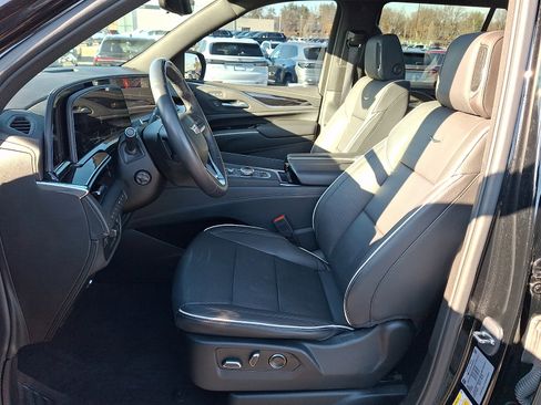 Certified 2023 Cadillac Escalade Sport w/ LPO, ONYX Package image 15