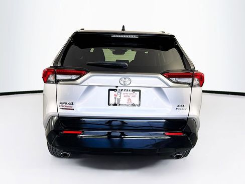 Used 2025 Toyota RAV4 XSE AWD/4WD image 8