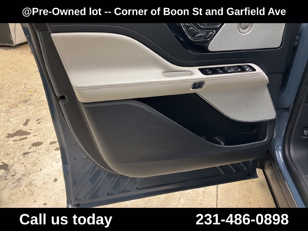 Used 2025 Lincoln Aviator Reserve w/ Equipment Group 201A AWD/4WD image 15