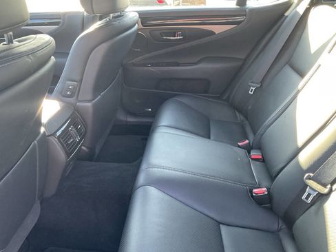 Used 2014 Lexus LS 460 w/ Comfort Package image 14