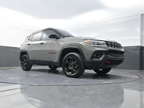 Used 2024 Jeep Compass Trailhawk image 21