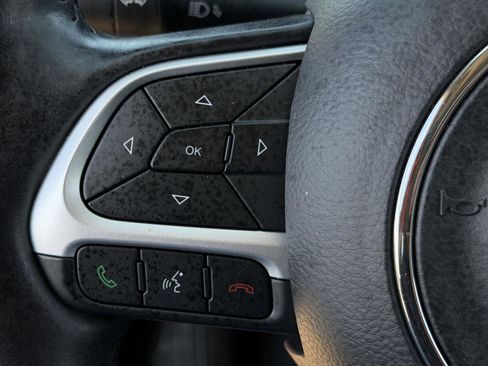 Used 2020 Jeep Compass Latitude image 17