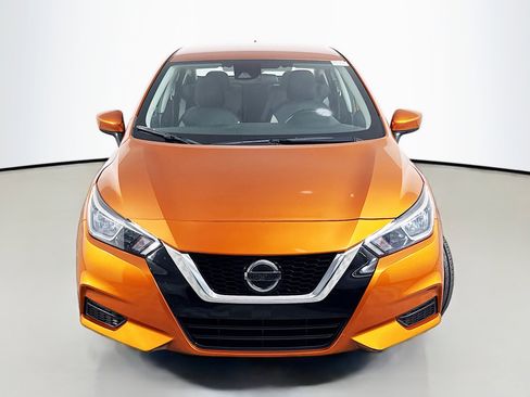 Used 2022 Nissan Versa SV w/ Trunk Package FWD image 2