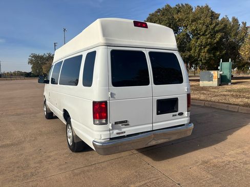 Used 2014 Ford E-150 and Econoline 150 Extended w/ Power Group image 7
