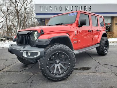 Used 2019 Jeep Wrangler Unlimited Sahara w/ Uconnect 4C Nav & Sound Group