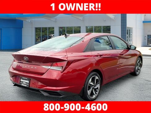 Used 2023 Hyundai Elantra SEL w/ Convenience Package FWD image 3