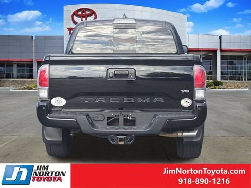 Used 2021 Toyota Tacoma TRD Off-Road w/ TRD Premium Off Road Package AWD/4WD image 7
