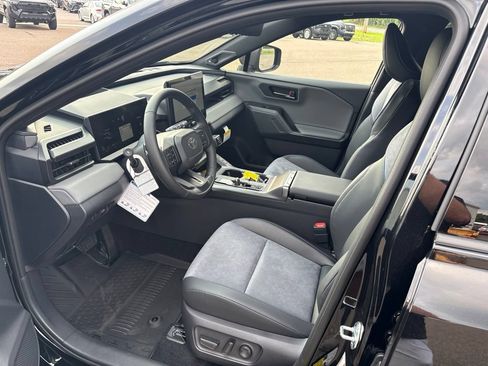 Used 2026 Toyota RAV4 XSE w/ Panoramic Sun Roof Package AWD/4WD image 13