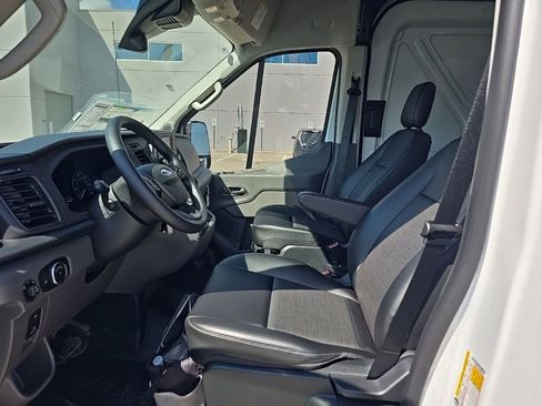New 2025 Ford Transit 250 148 Medium Roof RWD image 3