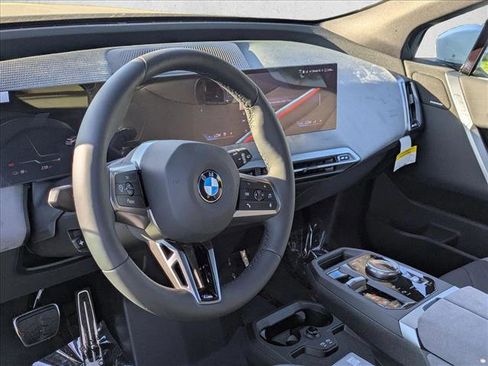 New 2026 BMW iX xDrive60 image 3