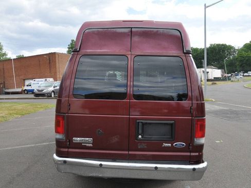 Used 2010 Ford E-350 and Econoline 350 XL RWD image 13