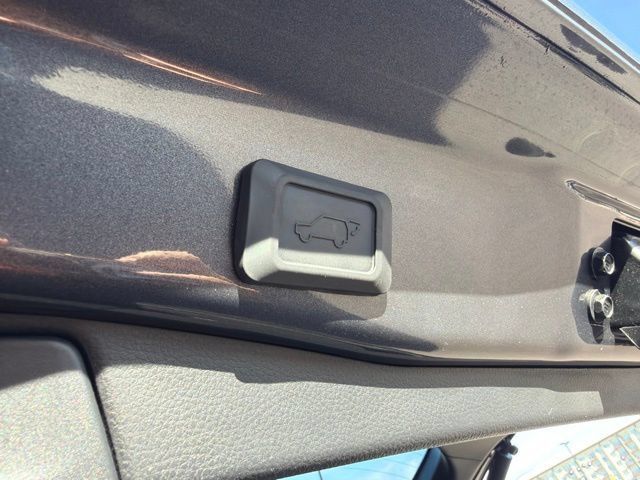 Used 2025 Toyota RAV4 XLE Premium w/ Weather Package AWD/4WD image 9