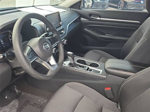 Used 2022 Nissan Altima 2.5 SV AWD/4WD image 16