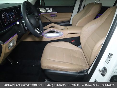 Used 2024 Mercedes-Benz GLS 580 4MATIC image 17