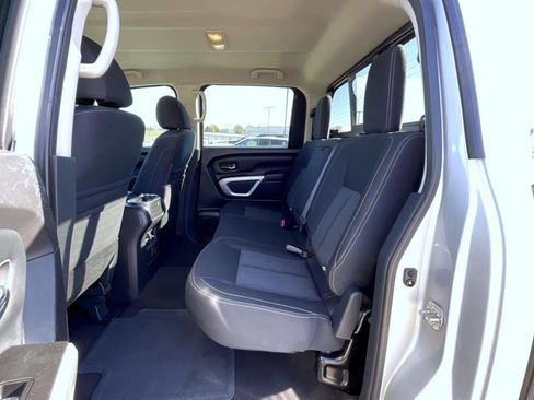 Used 2018 Nissan Titan SV w/ SV Convenience Package image 20