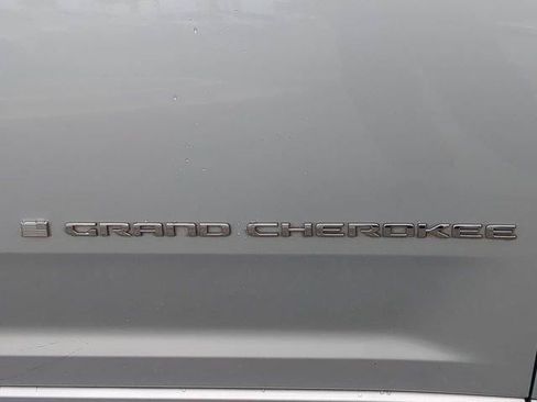 Certified 2022 Jeep Grand Cherokee Overland w/ Adv Protech Group III AWD/4WD image 13