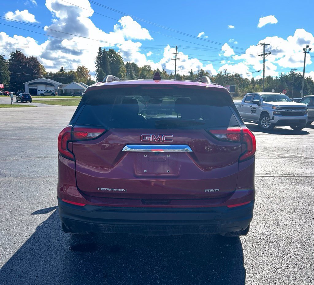 Used 2020 GMC Terrain SLE w/ Driver Convenience Package AWD/4WD image 4