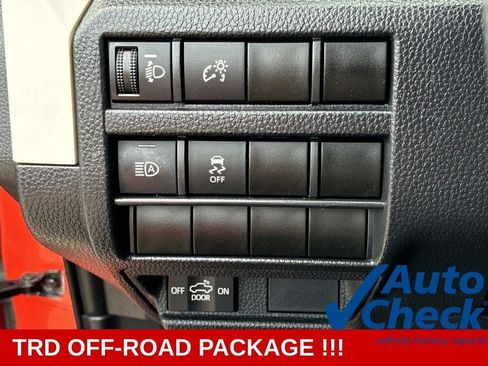 Used 2024 Toyota Tacoma TRD Off-Road AWD/4WD image 23