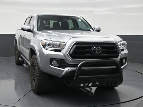 Used 2022 Toyota Tacoma SR5 w/ Technology Package RWD image 7
