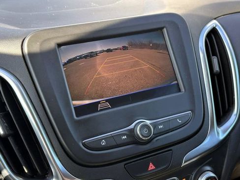 Used 2021 Chevrolet Equinox LT FWD image 26