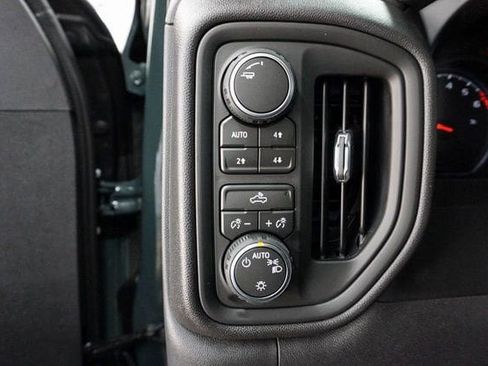 New 2026 Chevrolet Silverado 1500 Custom Trail Boss w/ Turbomax Blackout Package AWD/4WD image 18