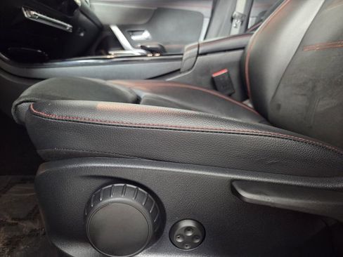 Used 2022 Mercedes-Benz CLA 250 image 12