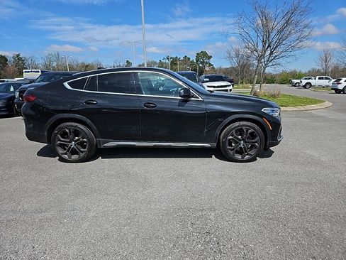 Used 2022 BMW X6 xDrive40i w/ Executive Package image 8