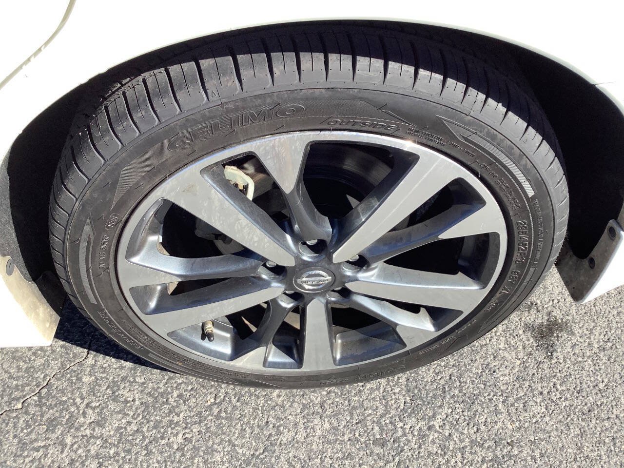Used 2017 Nissan Altima 3.5 SR FWD image 25