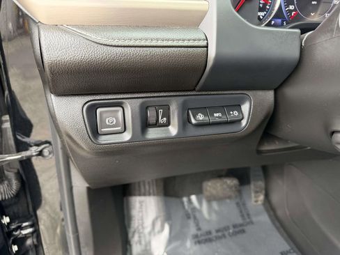 Used 2023 GMC Acadia Denali w/ Black Diamond Edition image 33